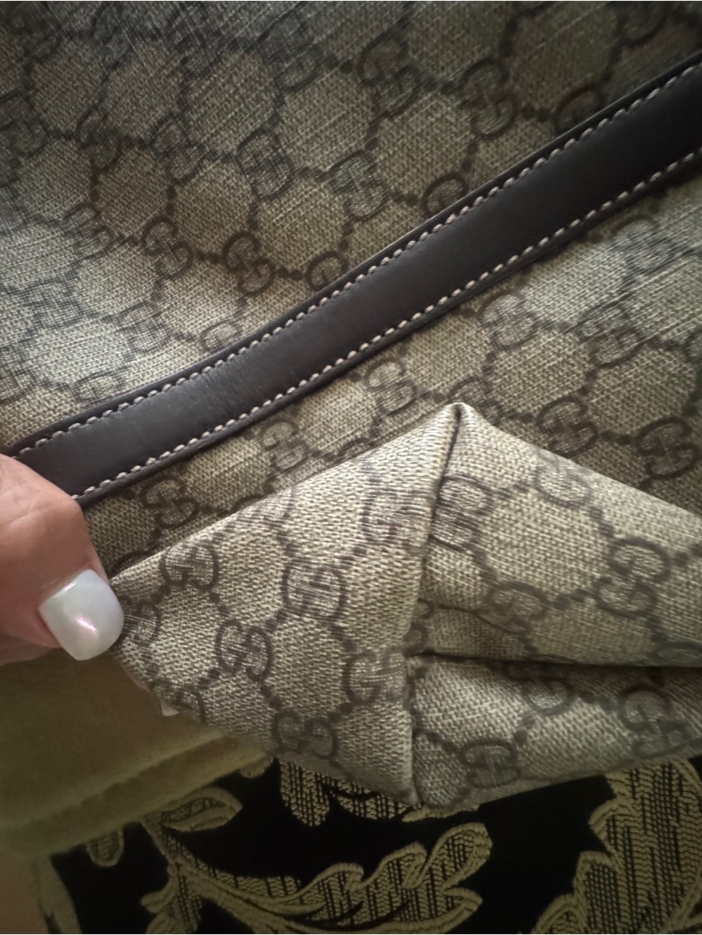 Gucci Beige GG Supreme Canvas Tote with Dark Brown Leather Handles - Picture 5 of 12